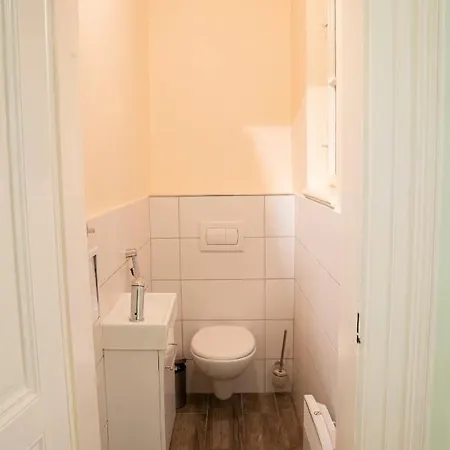 Helen Homestay Vaclavske Namesti * Prag