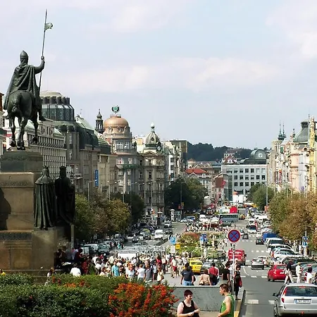 Helen Homestay Vaclavske Namesti דירה